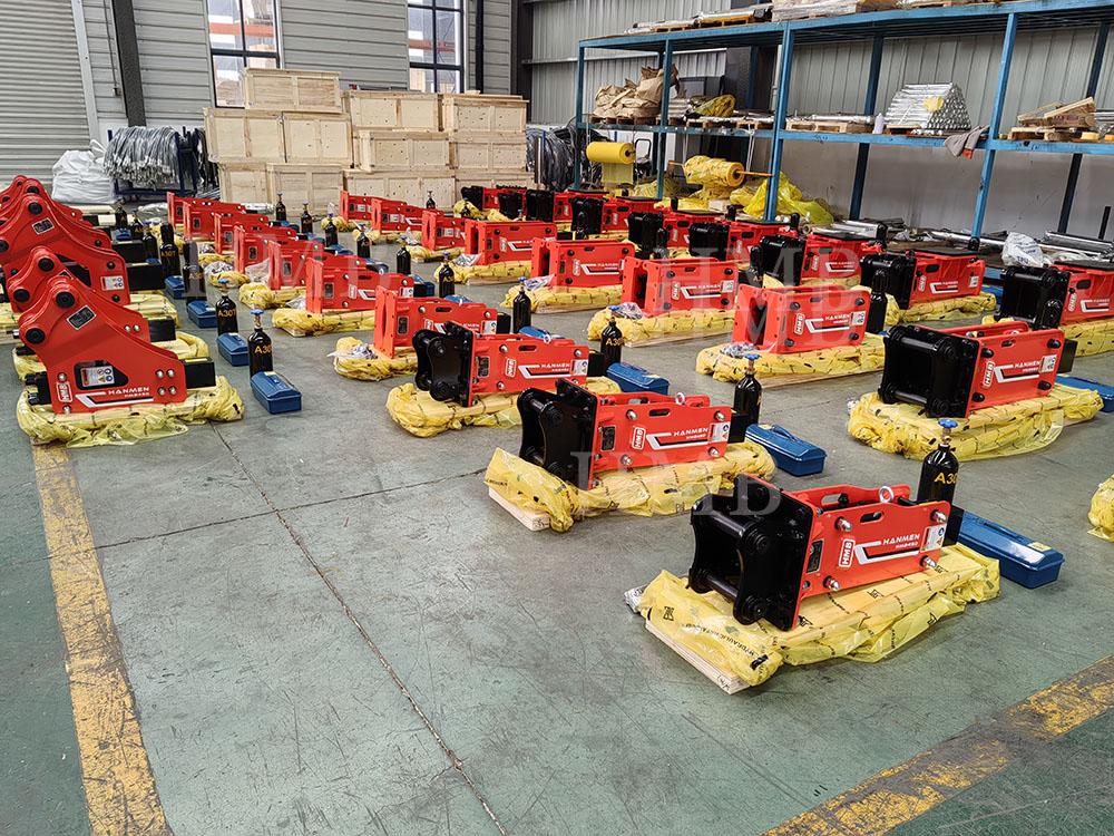 A Commitment to Supplying Hydraulic Breaker Hammers1