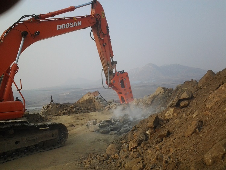 News Why Does Hydraulic Oil Turn Black？